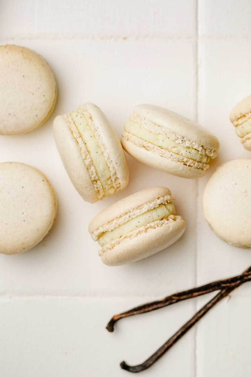 Vanilla Macarons with White Sablon Chocolate